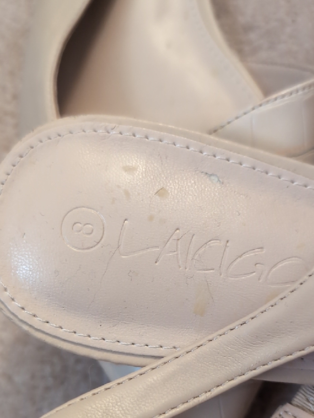 Pointed Slingback Flats in Light Beige - Picture 2 of 5